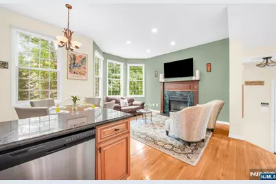 15 Nuthatcher Court, Wayne, NJ 07470 - Photo 5