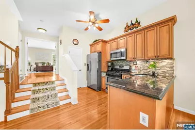 15 Nuthatcher Court, Wayne, NJ 07470 - Photo 7