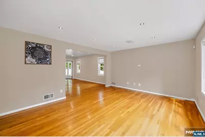 45 Jay Drive, Paramus, NJ 07652 - Photo 5