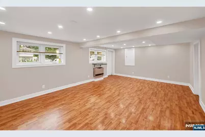 45 Jay Drive, Paramus, NJ 07652 - Photo 33