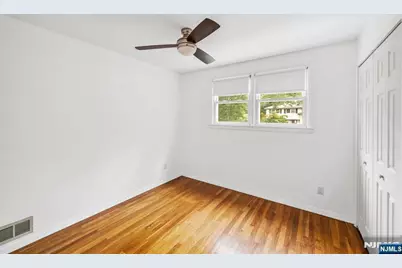 45 Jay Drive, Paramus, NJ 07652 - Photo 29