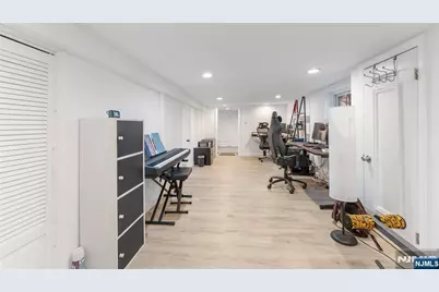 32 Arlington, North Arlington, NJ 07031 - Photo 21