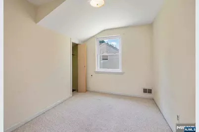 185 Reldyes Avenue, Leonia, NJ 07605 - Photo 19
