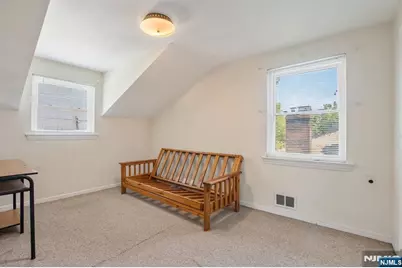 185 Reldyes Avenue, Leonia, NJ 07605 - Photo 17