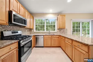 7 Woods Edge, Old Tappan, NJ 07675 - Photo 11