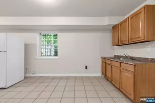 533 S 10th St, Newark, NJ 07103 - Photo 25