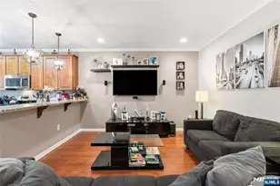 18 Bahr Cir, Verona, NJ 07044 - Photo 3