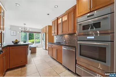 8 Bayard Lane, Mahwah, NJ 07430 - Photo 13