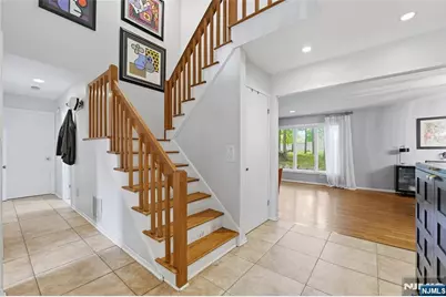 8 Bayard Lane, Mahwah, NJ 07430 - Photo 3