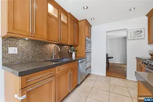 8 Bayard Ln, Mahwah, NJ 07430 - Photo 11