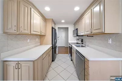 200 Winston Drive 1518 #1518, Cliffside Park, NJ 07010 - Photo 9