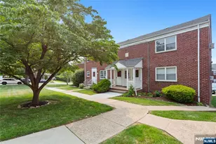 484 Crestwood Ave 34, Hackensack, NJ 07601 - Photo 1