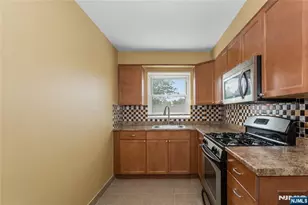 484 Crestwood Ave 34, Hackensack, NJ 07601 - Photo 13