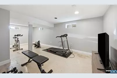 298 Fairway Avenue, Belleville, NJ 07109 - Photo 11