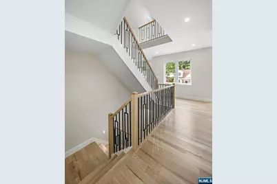 264 Beverly Hills Road, Fort Lee, NJ 07024 - Photo 41