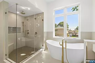 264 Beverly Hills Rd, Fort Lee, NJ 07024 - Photo 5