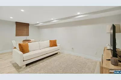 247 Oldwoods Road, Franklin Lakes, NJ 07417 - Photo 19