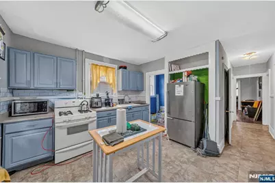 288 Pomona Avenue, Newark, NJ 07112 - Photo 13