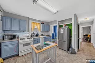 288 Pomona Ave, Newark, NJ 07112 - Photo 13