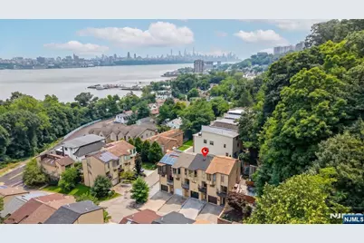 20 Veterans Way, Edgewater, NJ 07020 - Photo 33
