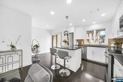 20 Veterans Way, Edgewater, NJ 07020 - Photo 7