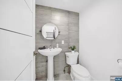 20 Veterans Way, Edgewater, NJ 07020 - Photo 15