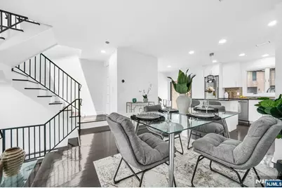 20 Veterans Way, Edgewater, NJ 07020 - Photo 5