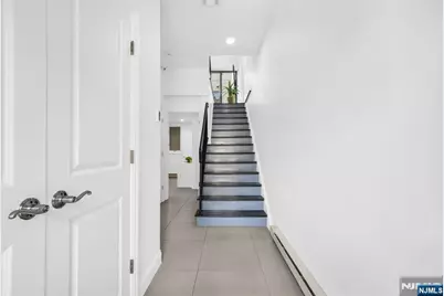 20 Veterans Way, Edgewater, NJ 07020 - Photo 11