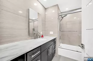 20 Veterans Way, Edgewater, NJ 07020 - Photo 17