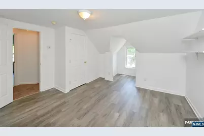209 Merritt Avenue, Bergenfield, NJ 07621 - Photo 27