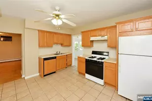 209 Merritt Ave, Bergenfield, NJ 07621 - Photo 9