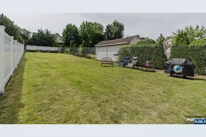 334 Travers Place, Lyndhurst Township, NJ 07071 - Photo 29