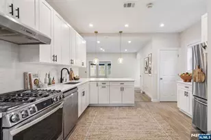 98 Forest St, Montclair, NJ 07042 - Photo 5
