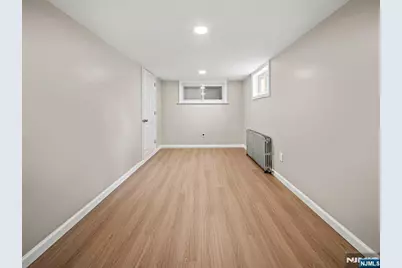 27 Kenter Place, Clifton, NJ 07012 - Photo 21