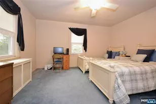 255 Pearsall Ave, Ridgewood, NJ 07450 - Photo 23