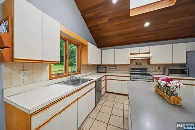 4 Skytop Drive, Denville, NJ 07834 - Photo 19
