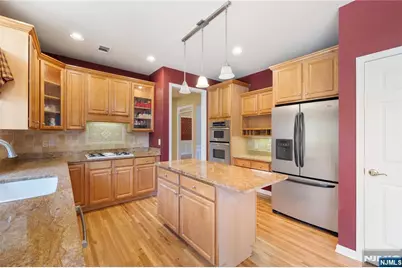 5 Sun Valley Way, Washington Township, NJ 07853 - Photo 7