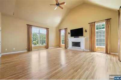 5 Sun Valley Way, Washington Township, NJ 07853 - Photo 3