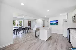 182 Coombs Dr, Paramus, NJ 07652 - Photo 17