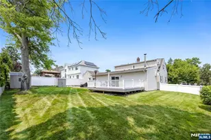 182 Coombs Dr, Paramus, NJ 07652 - Photo 9
