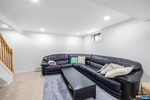 182 Coombs Dr, Paramus, NJ 07652 - Photo 29