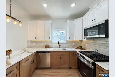 93 Melville Place, Irvington, NJ 07111 - Photo 9