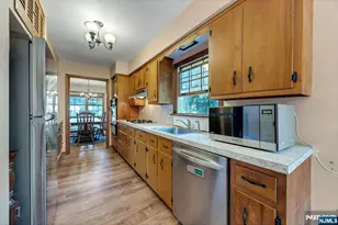 51 Laurel Dr, Wayne, NJ 07470 - Photo 11