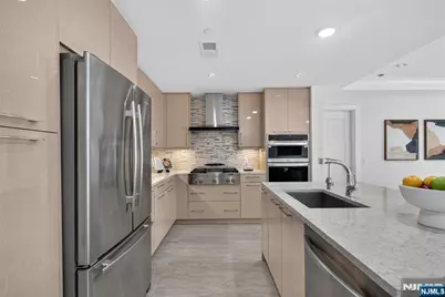 100 Eton Row 302 #302, Weehawken, NJ 07086 - Photo 3