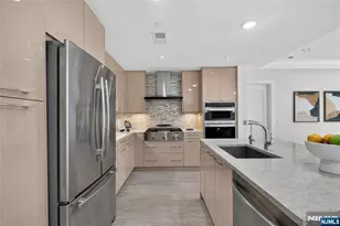 100 Eton Row 302, Weehawken, NJ 07086 - Photo 3