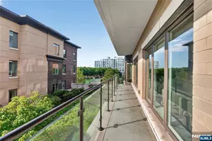 100 Eton Row 302, Weehawken, NJ 07086 - Photo 9