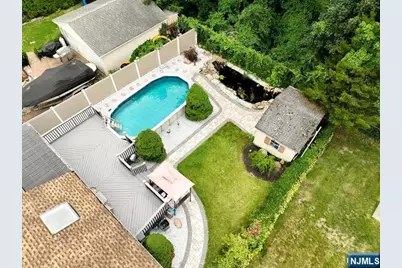 212 Washington Avenue, Elmwood Park, NJ 07407 - Photo 19