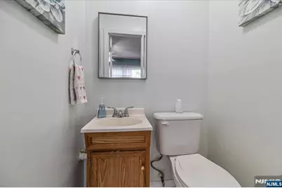 81 Summit Avenue, Butler, NJ 07405 - Photo 17