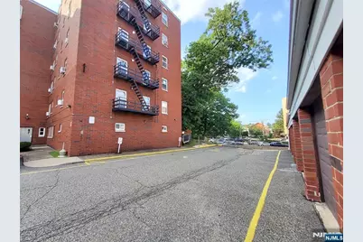 2330 Linwood Avenue 2D #2D, Fort Lee, NJ 07024 - Photo 15