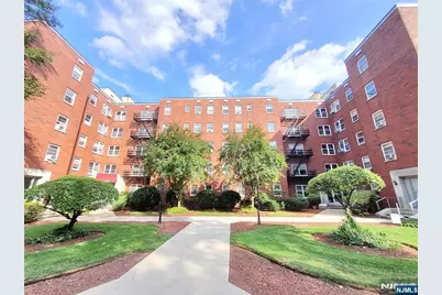 2330 Linwood Avenue 2D #2D, Fort Lee, NJ 07024 - Photo 1